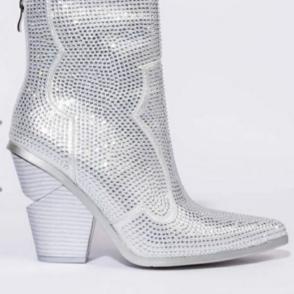 NIB Silver Rhinestone Boots - Picture 4 of 5